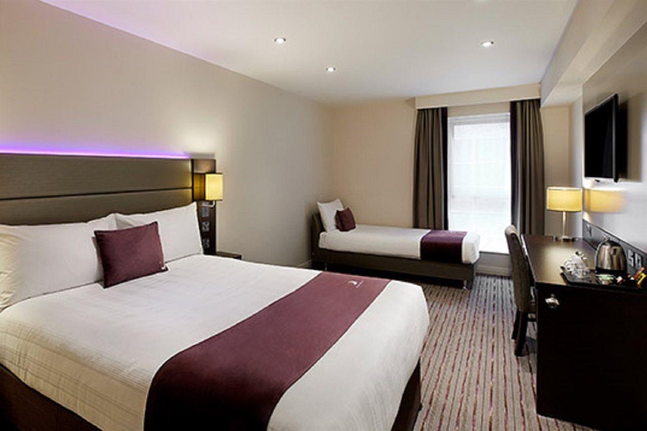 Premier Inn Glasgow Milngavie Exterior foto