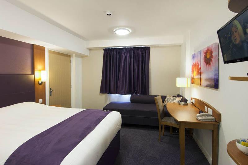 Premier Inn Glasgow Milngavie Exterior foto
